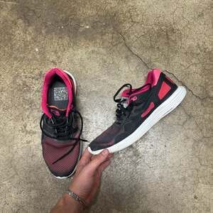 Nike Lunar Flow Men's Running Shoes Black and Pink